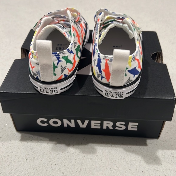 NWT Shark 🦈 Print Converse - Picture 4 of 6
